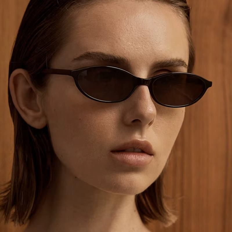 Oval glasses